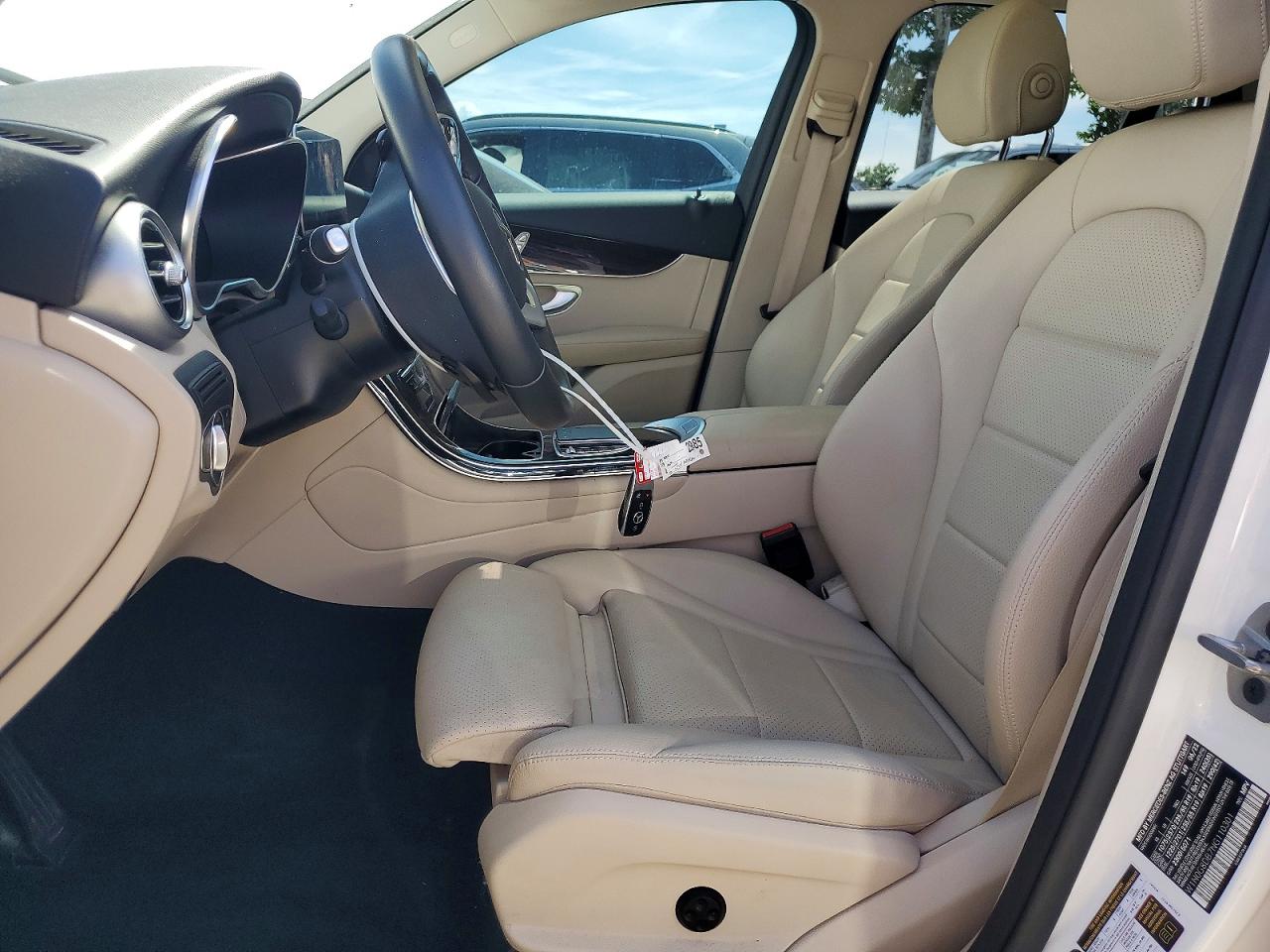 MERCEDES-BENZ GLC 2022 — 8
