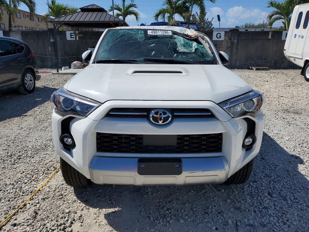 TOYOTA 4RUNNER 2024 — 6