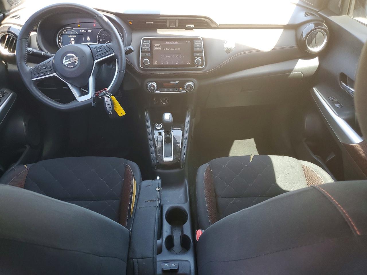 NISSAN KICKS 2020 — 9