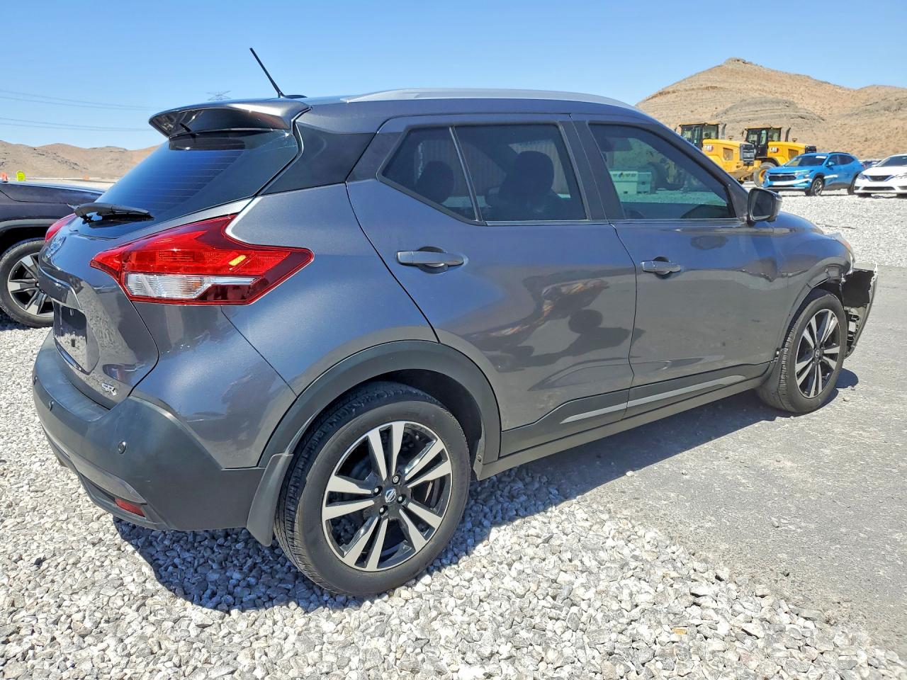 NISSAN KICKS 2020 — 4
