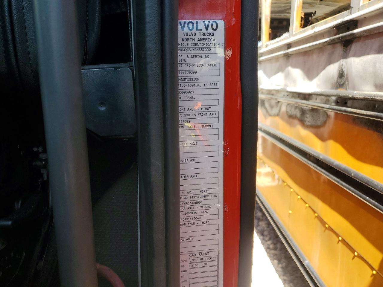 VOLVO VNL 2012 — 11