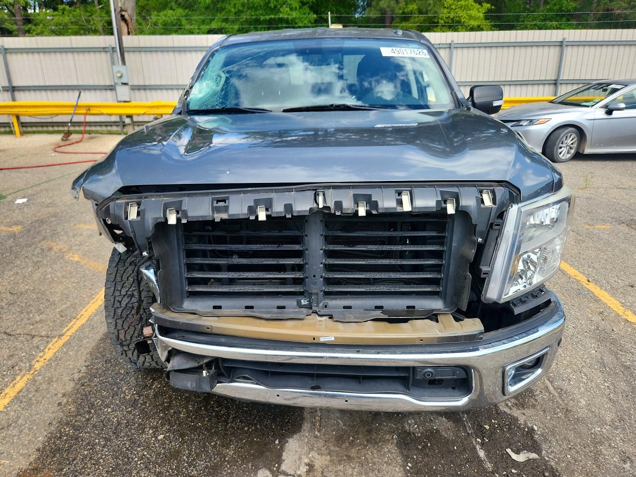 NISSAN TITAN 2017 — 6
