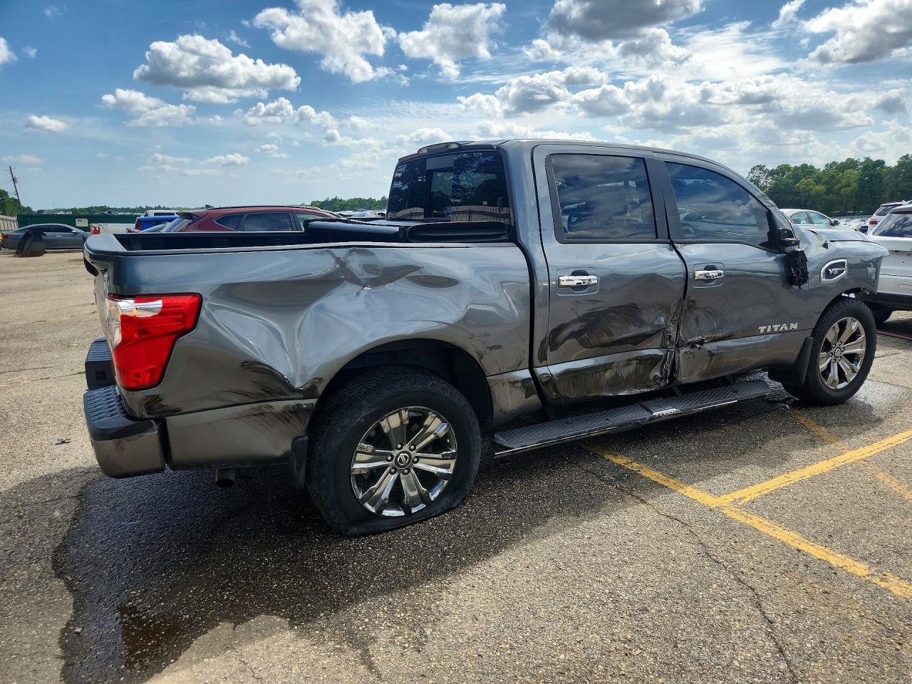 NISSAN TITAN 2017 — 4