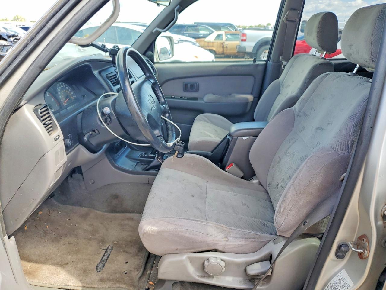 TOYOTA 4RUNNER 2001 — 8