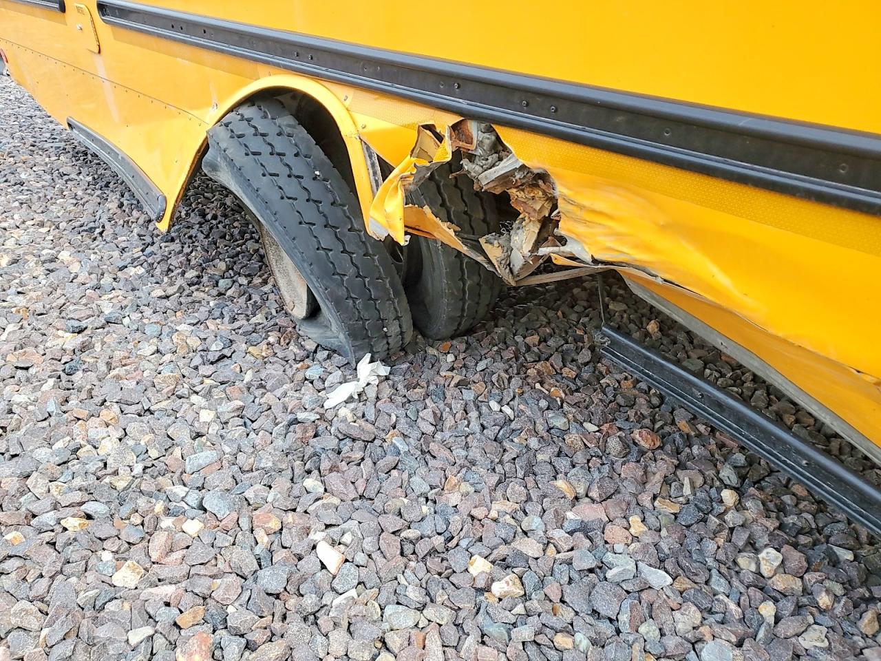 FREIGHTLINER CHASSIS 2010 — 10