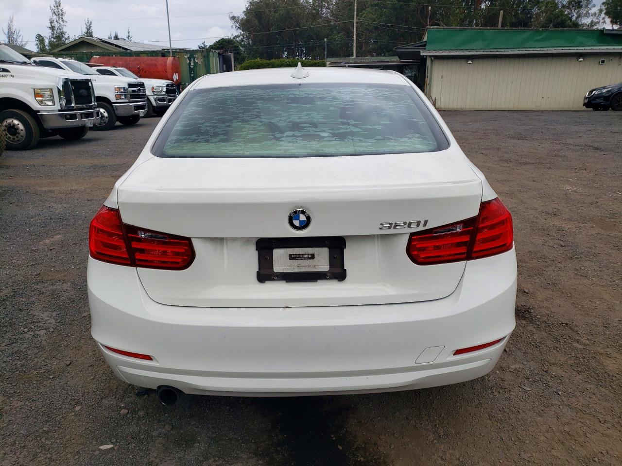 BMW 320 2015 — 7