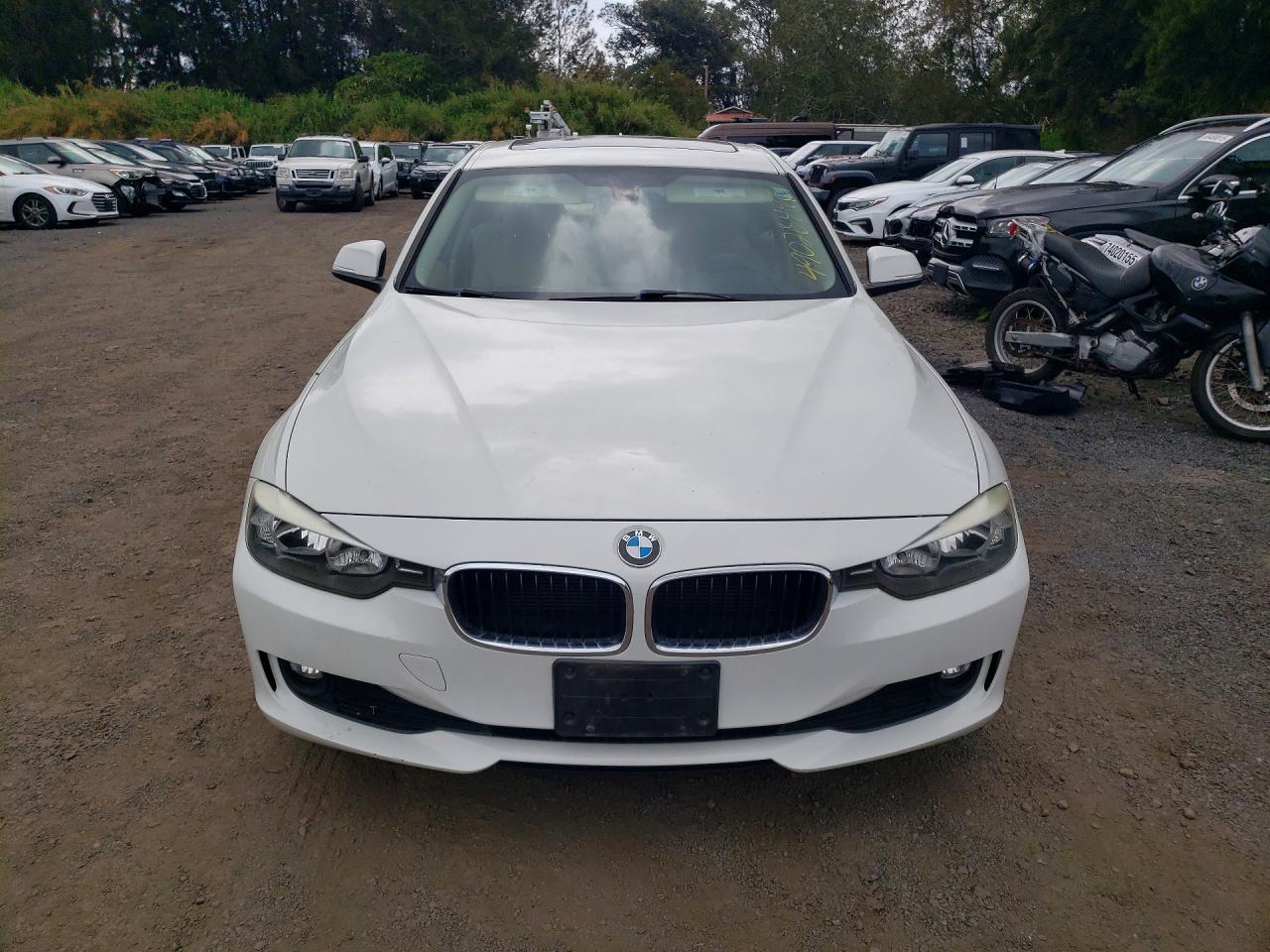 BMW 320 2015 — 6