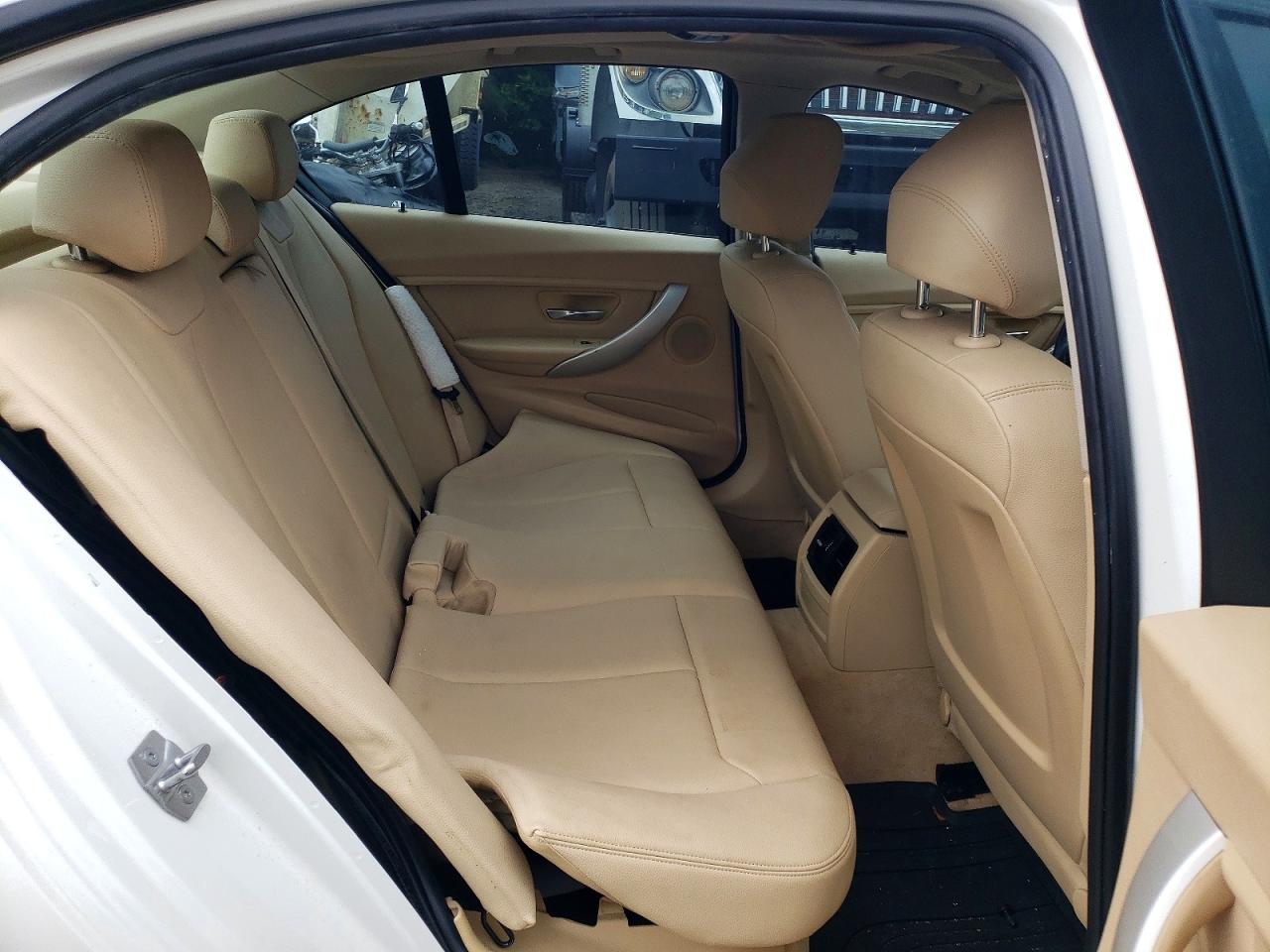 BMW 320 2015 — 11