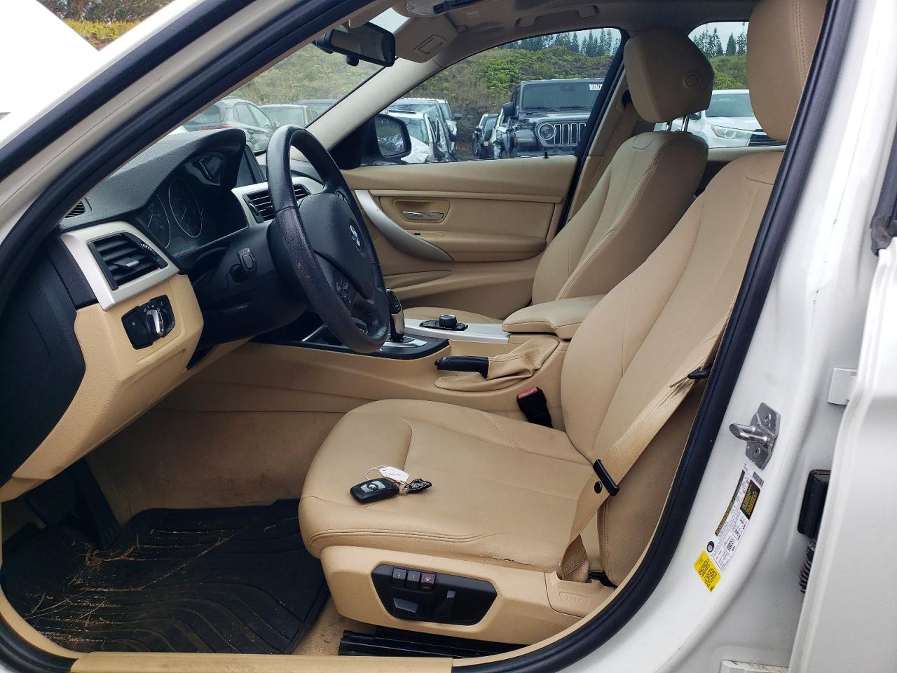 BMW 320 2015 — 8