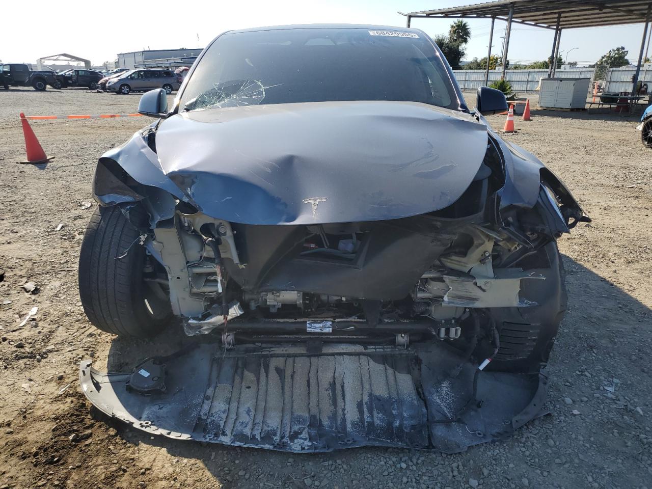 TESLA MODEL Y 2022 — 6