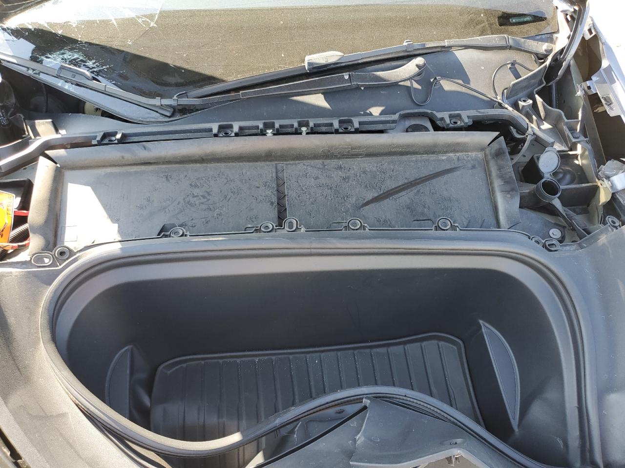 TESLA MODEL Y 2022 — 12