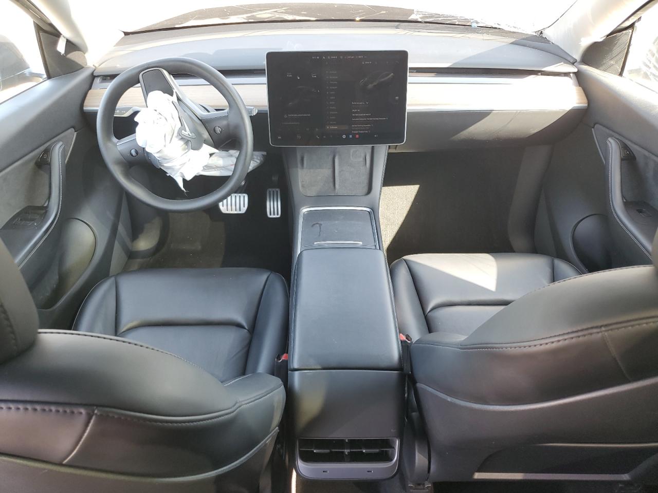 TESLA MODEL Y 2022 — 9