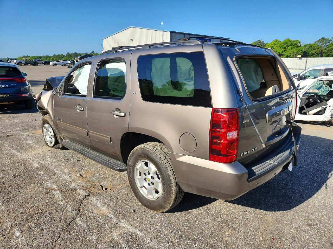 CHEVROLET TAHOE 2011 — 3