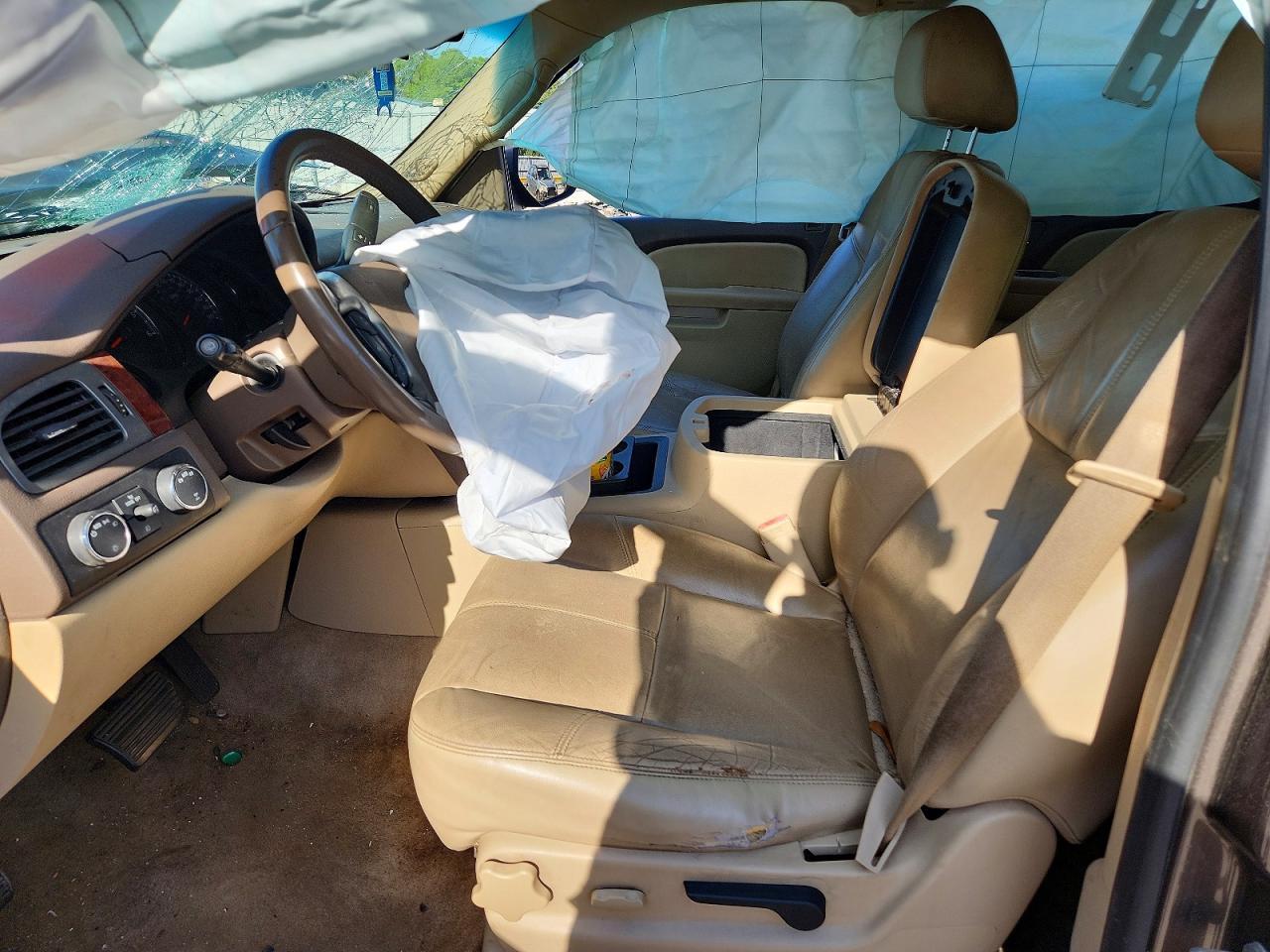 CHEVROLET TAHOE 2011 — 8