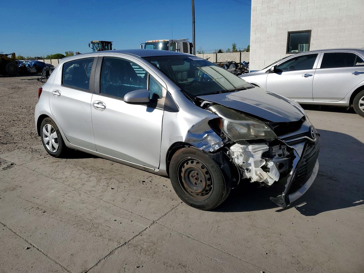 TOYOTA YARIS 2015 — 5