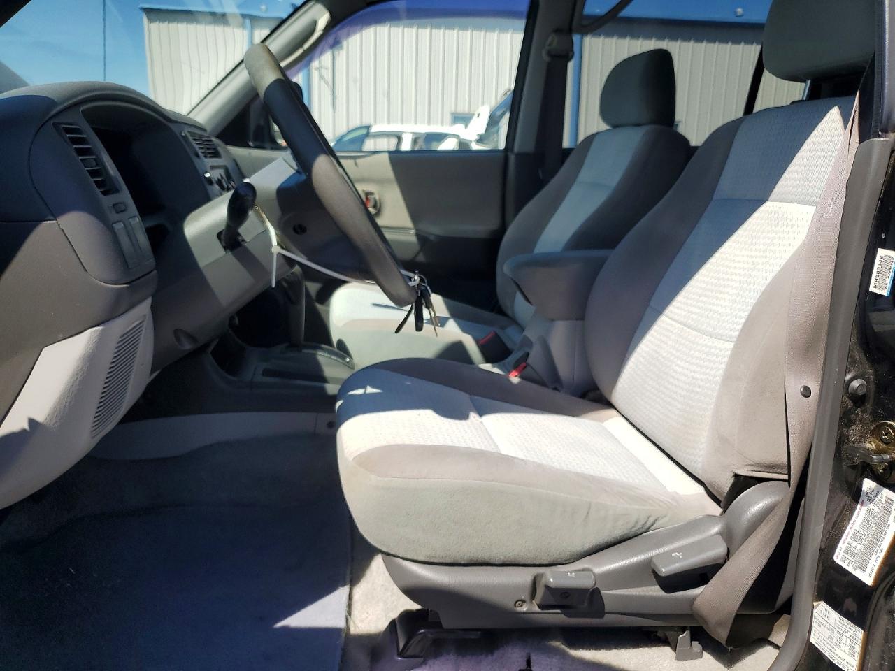 MITSUBISHI MONTERO 2002 — 8