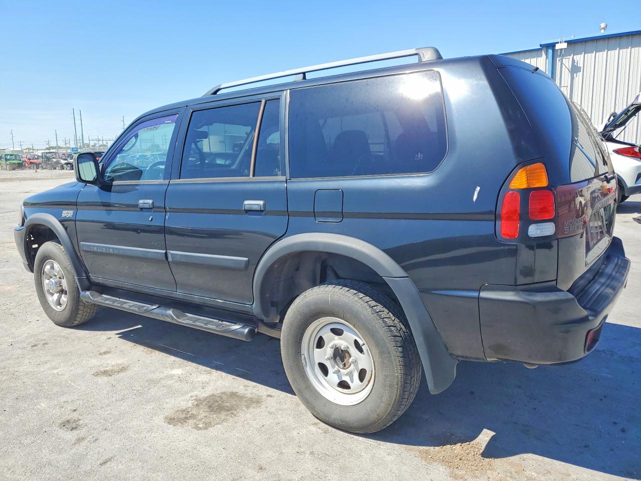 MITSUBISHI MONTERO 2002 — 3
