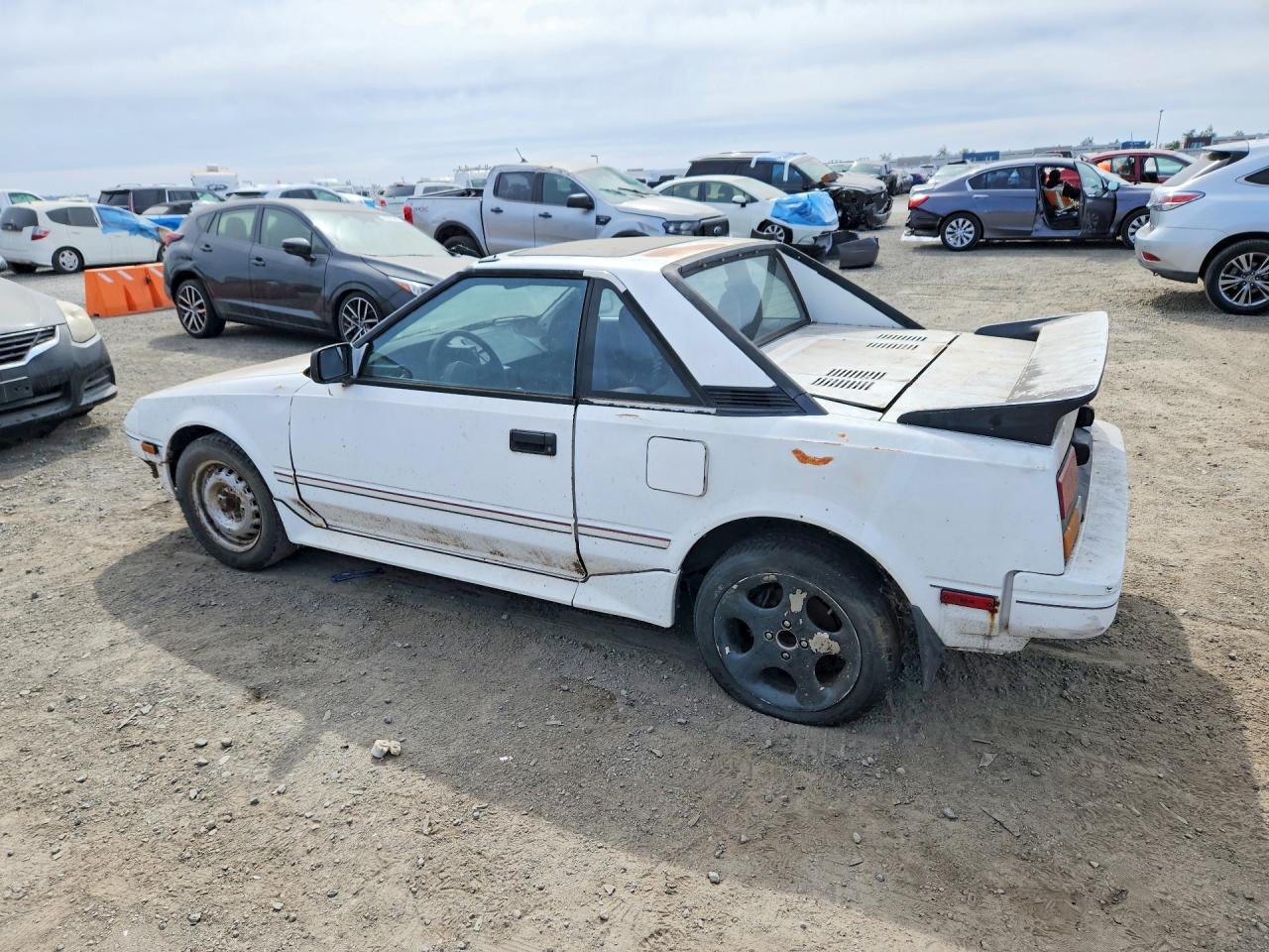 TOYOTA MR2 1986 — 3