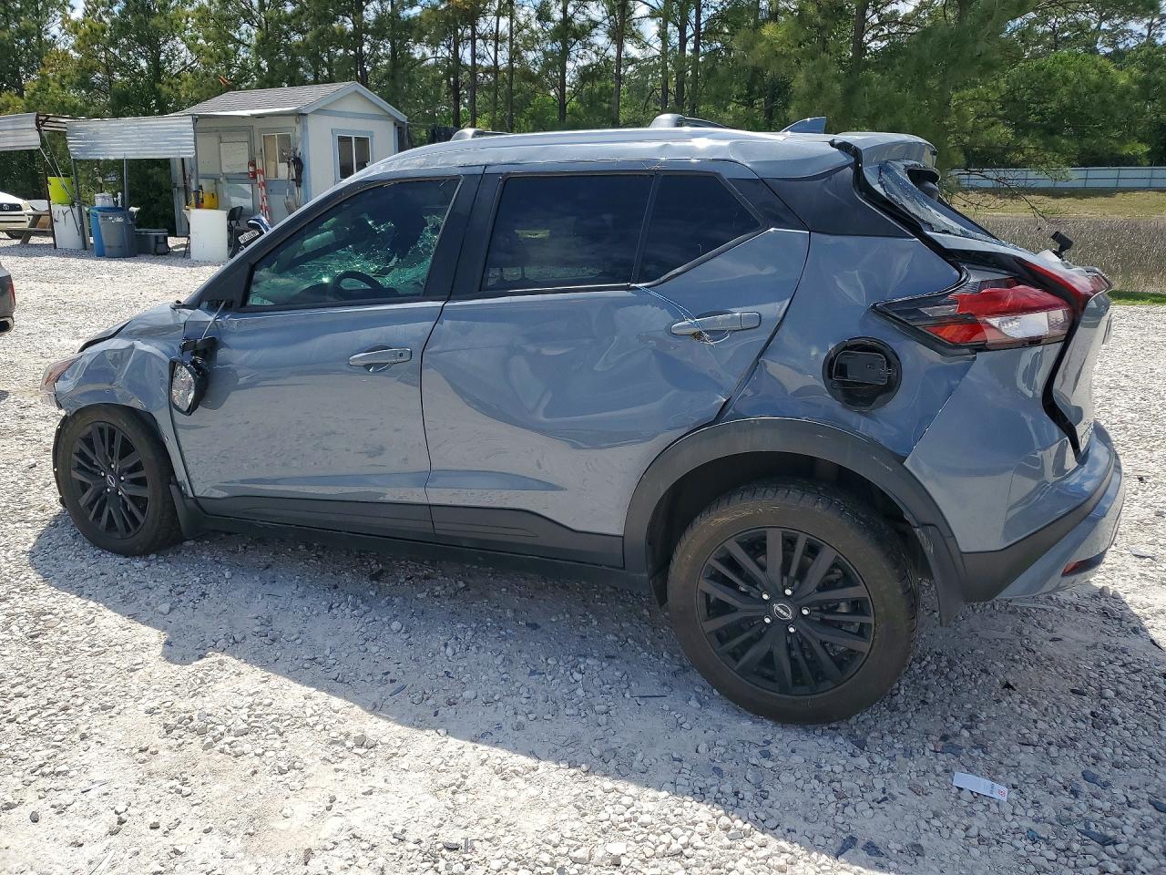 NISSAN KICKS 2022 — 3