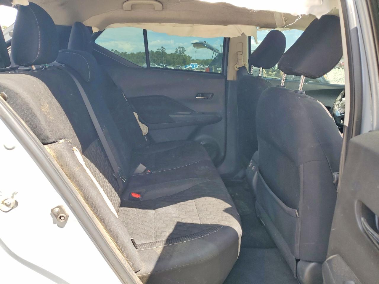 NISSAN KICKS 2022 — 12