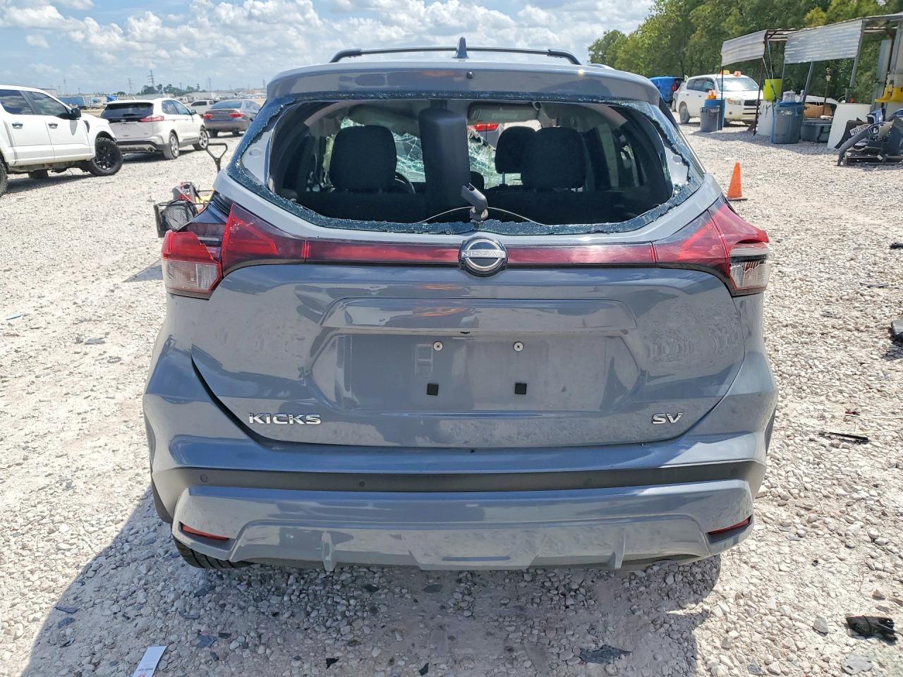 NISSAN KICKS 2022 — 7