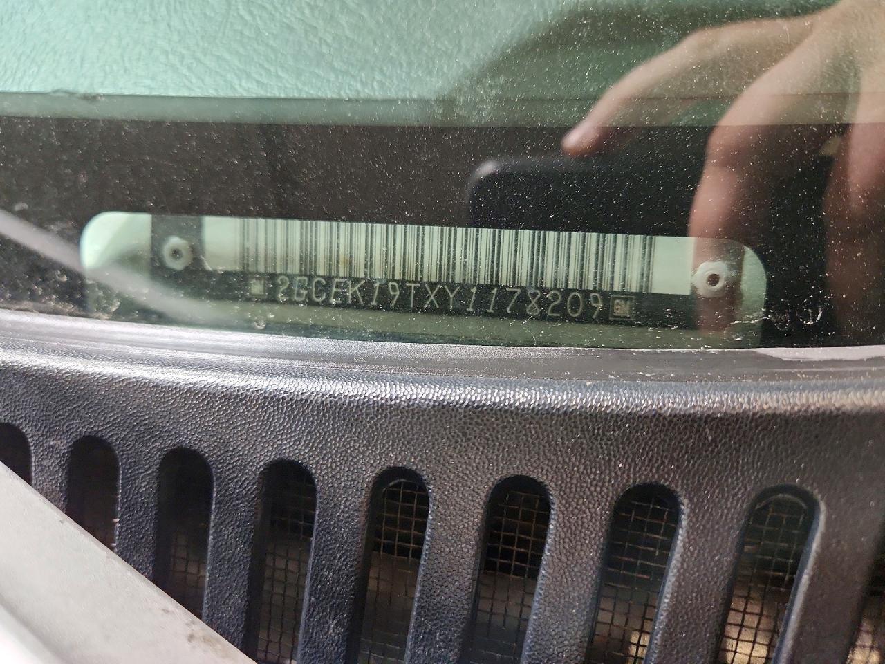 CHEVROLET SILVERADO 2000 — 13