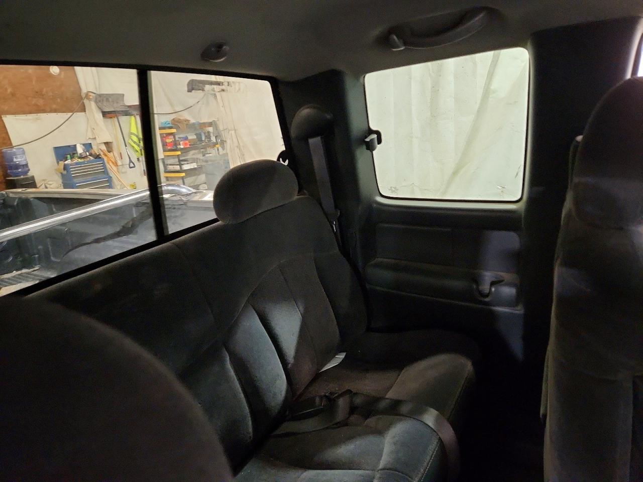 CHEVROLET SILVERADO 2000 — 11