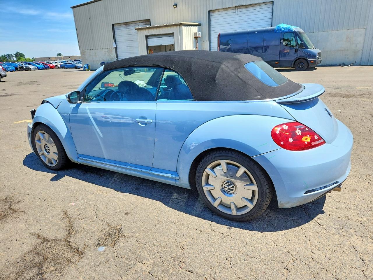 VOLKSWAGEN BEETLE 2013 — 3