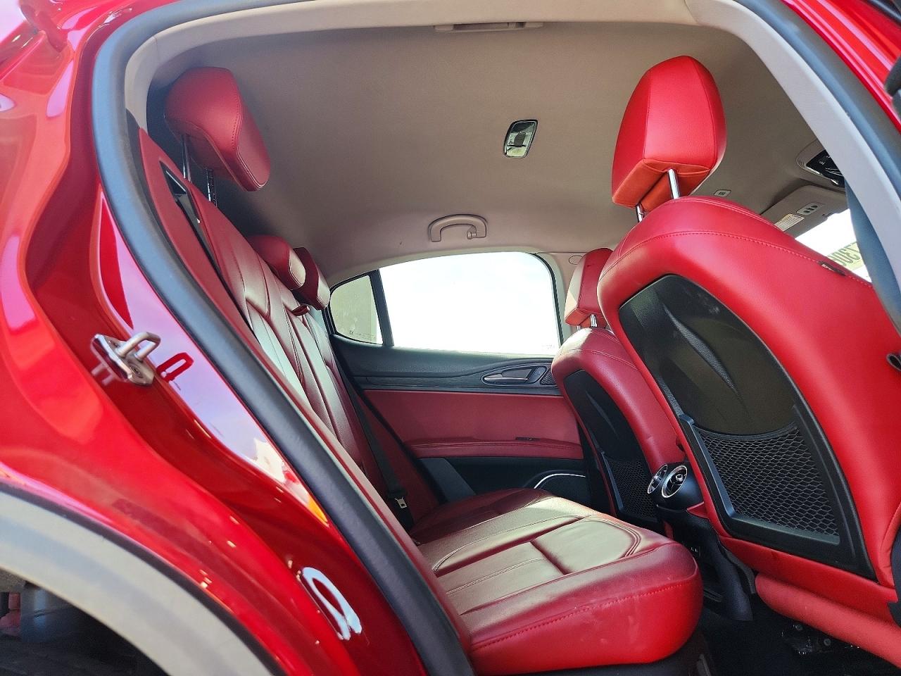 ALFA ROMEO STELVIO 2021 — 12