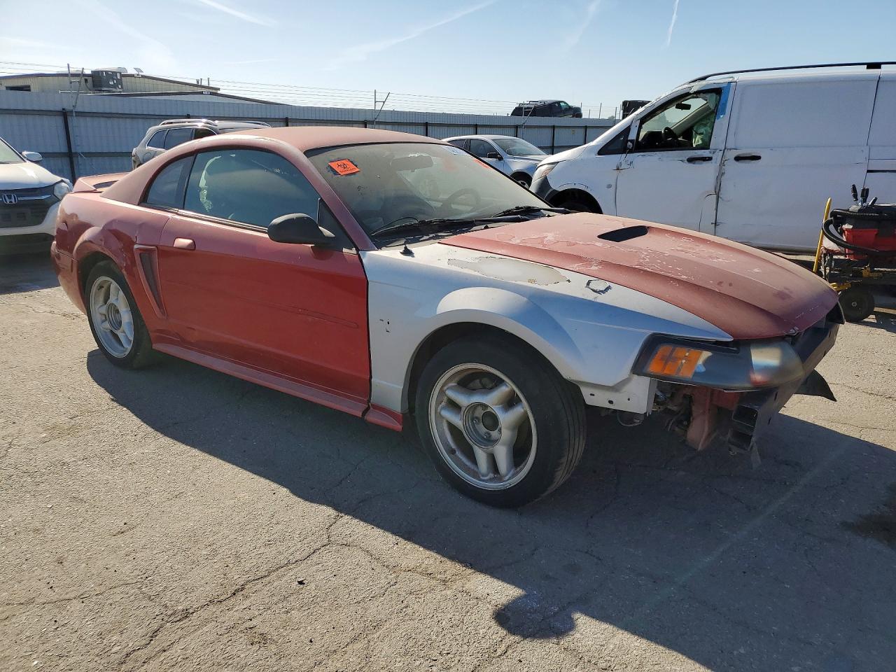 FORD MUSTANG 2000 — 5