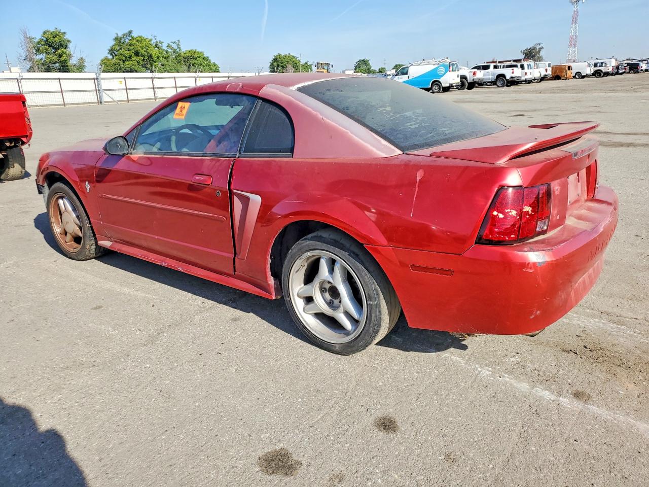 FORD MUSTANG 2000 — 3