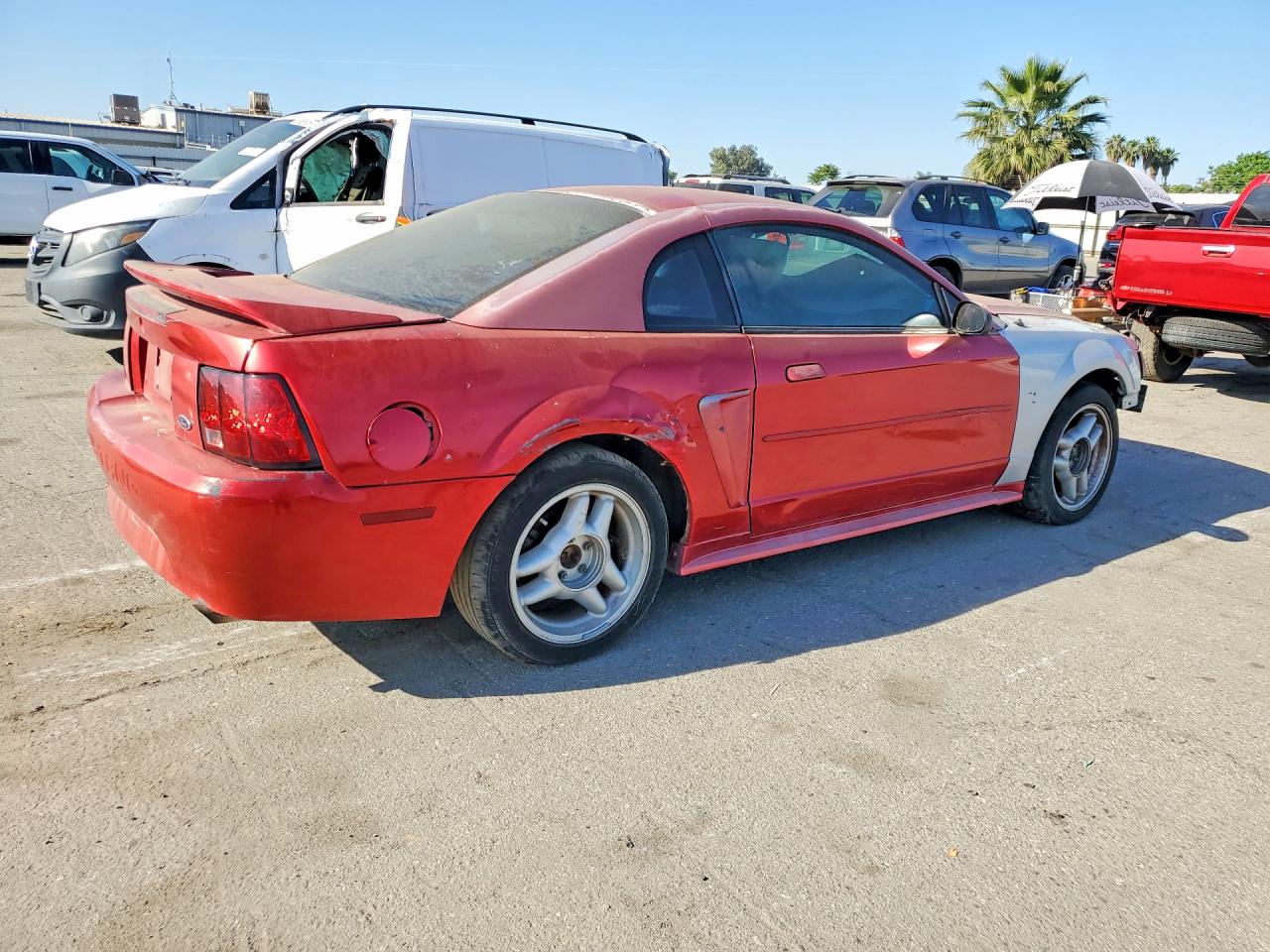 FORD MUSTANG 2000 — 4