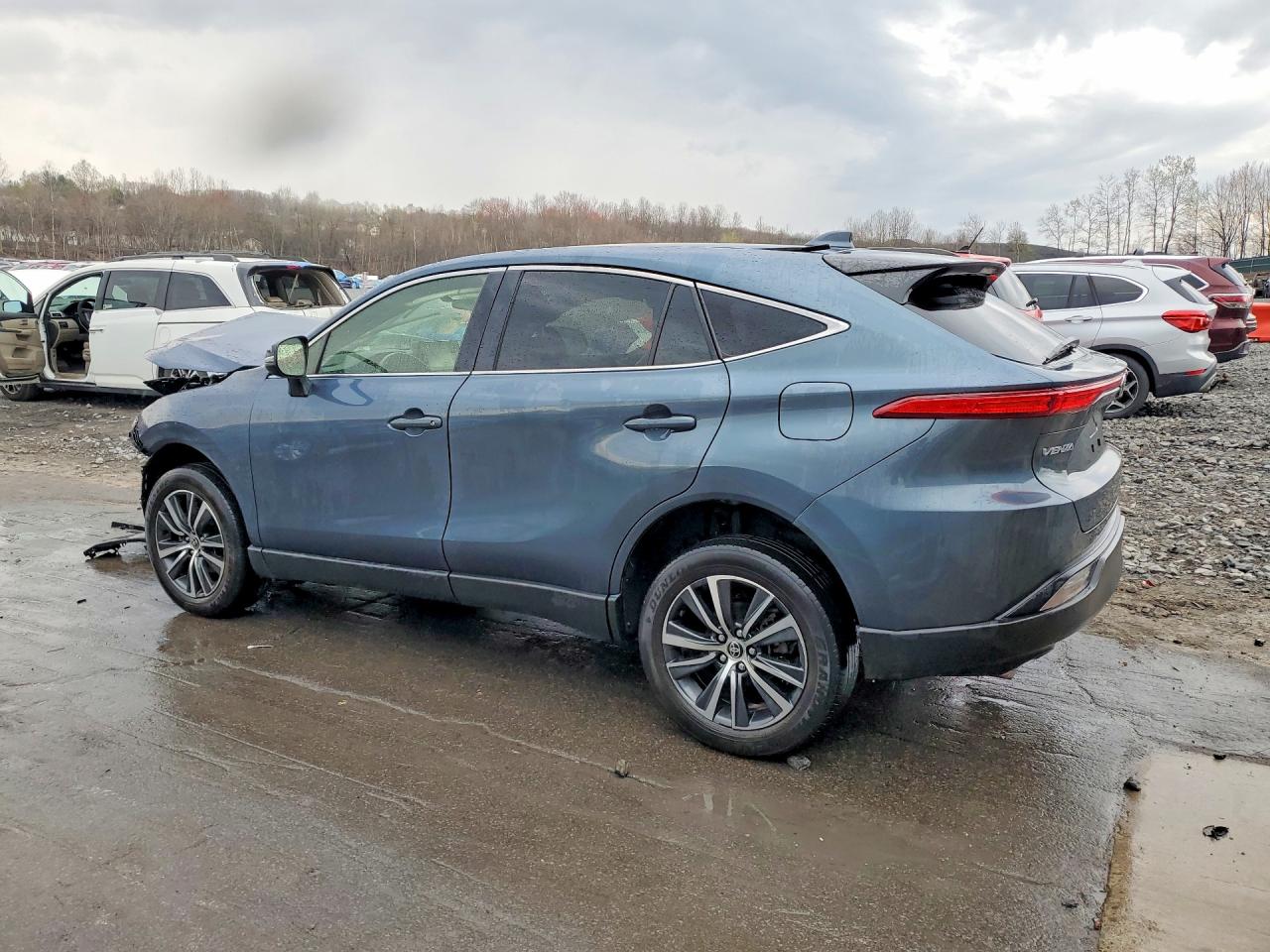 TOYOTA VENZA 2022 — 3
