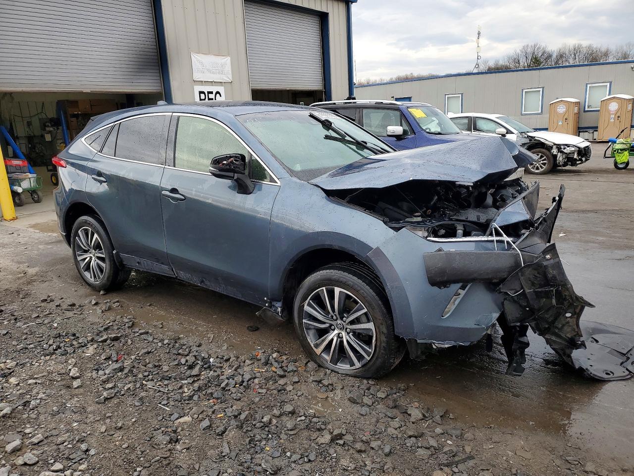 TOYOTA VENZA 2022 — 5