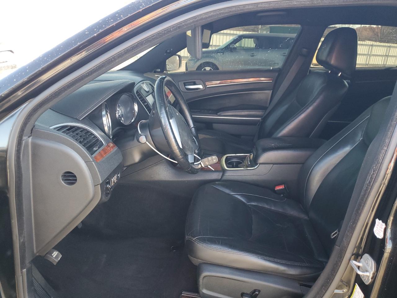 CHRYSLER 300 2012 — 8