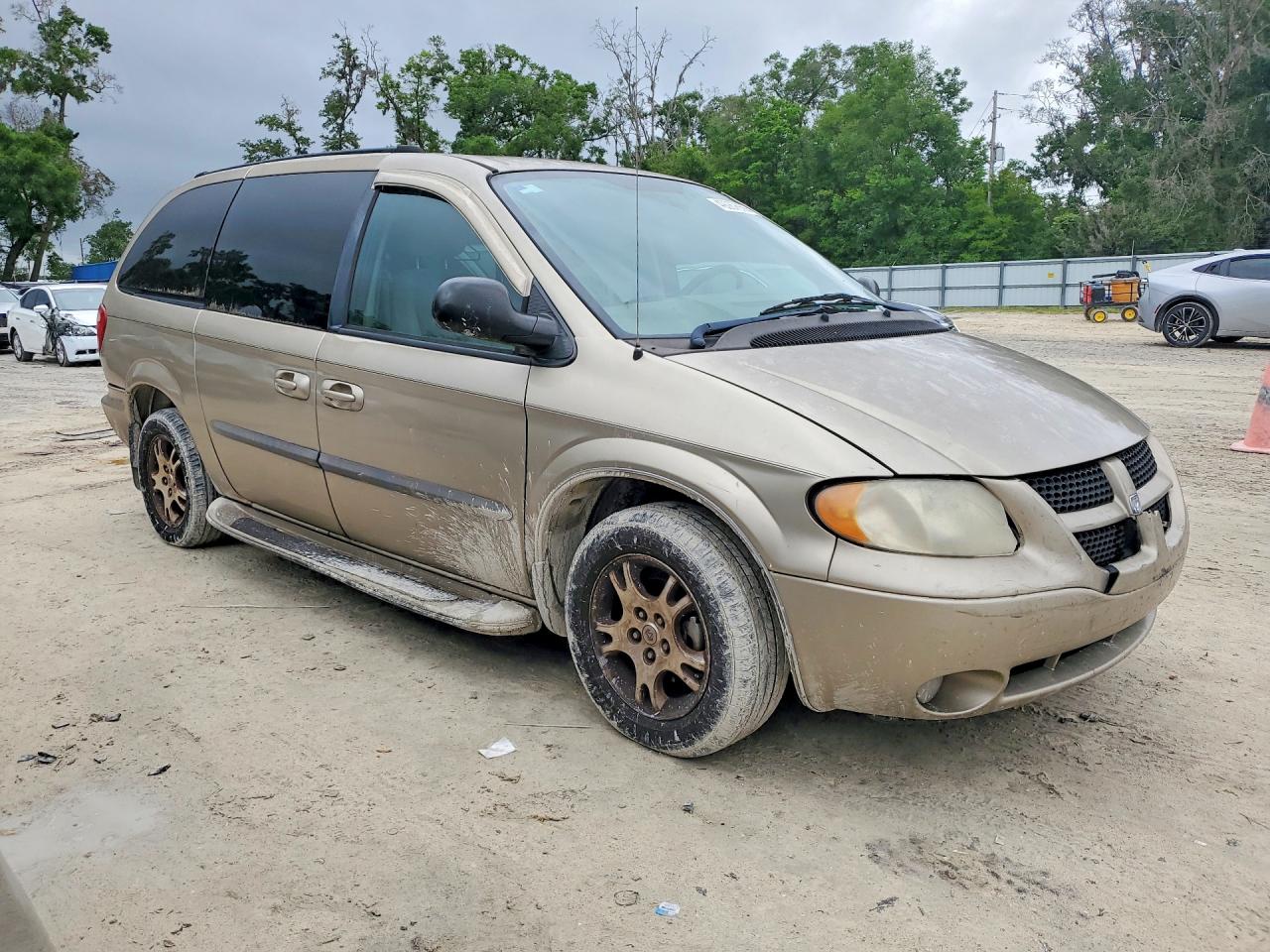 DODGE GRAND CARAVAN 2003 — 5