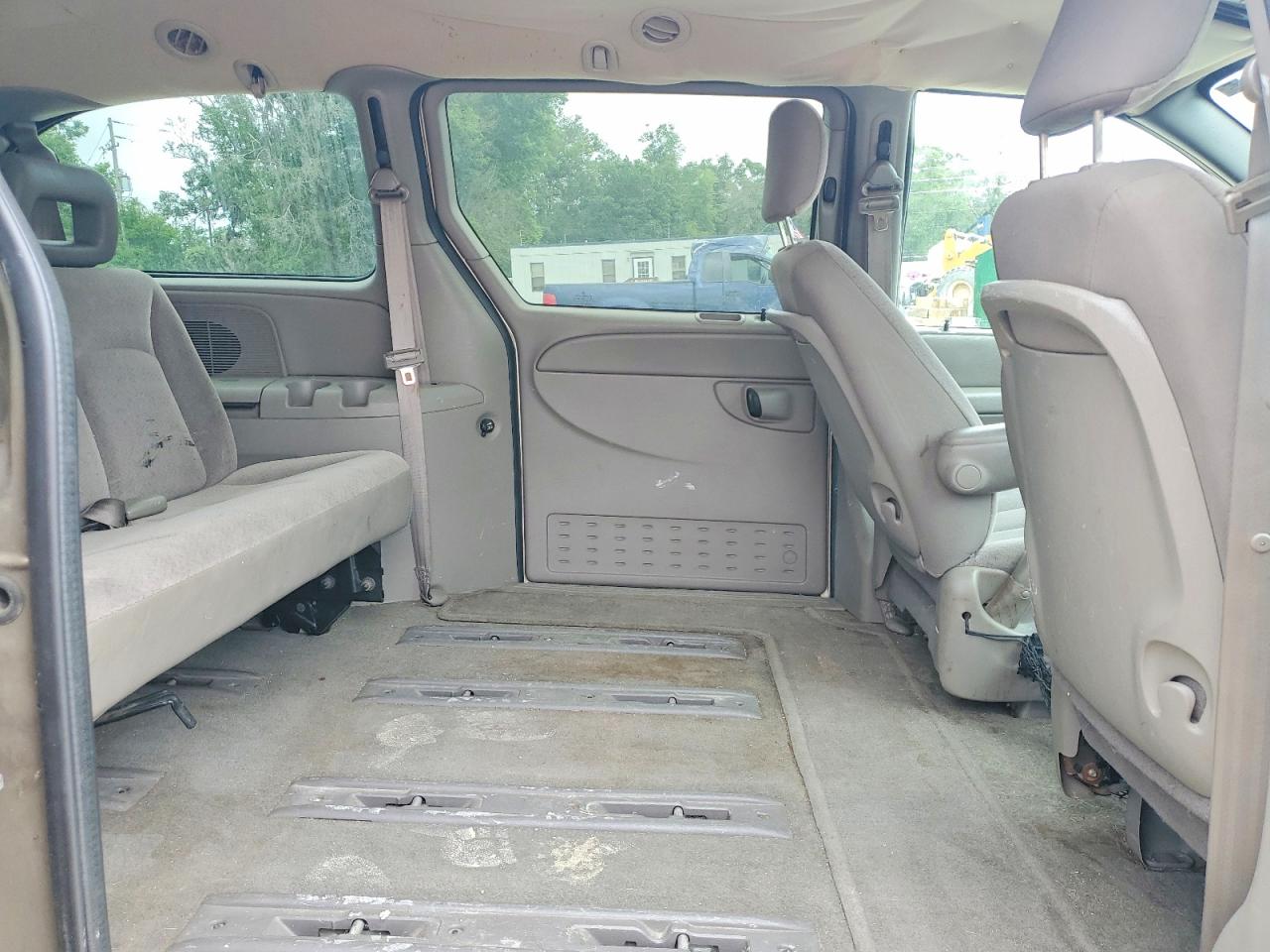 DODGE GRAND CARAVAN 2003 — 12