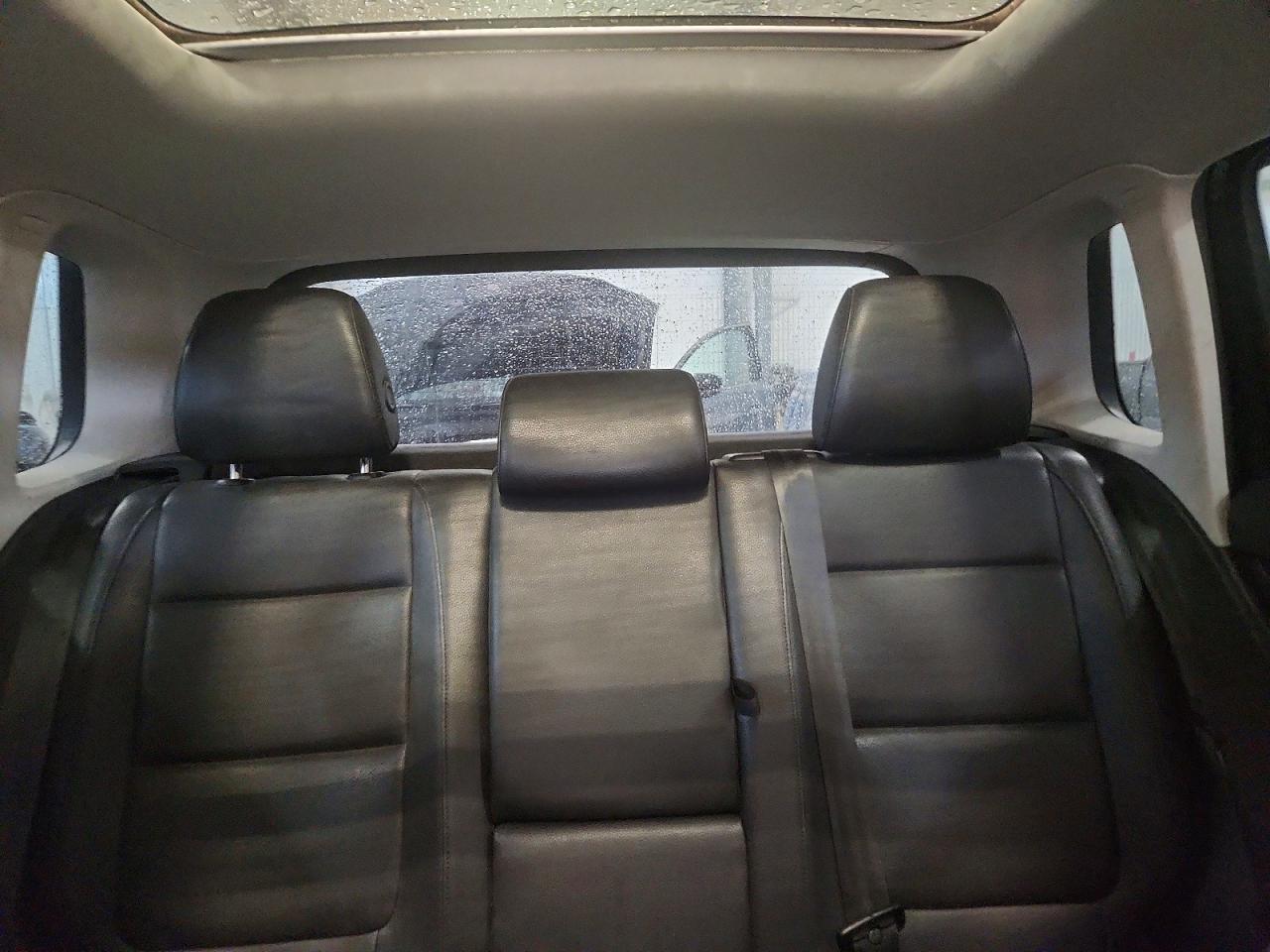 VOLKSWAGEN TIGUAN 2012 — 11