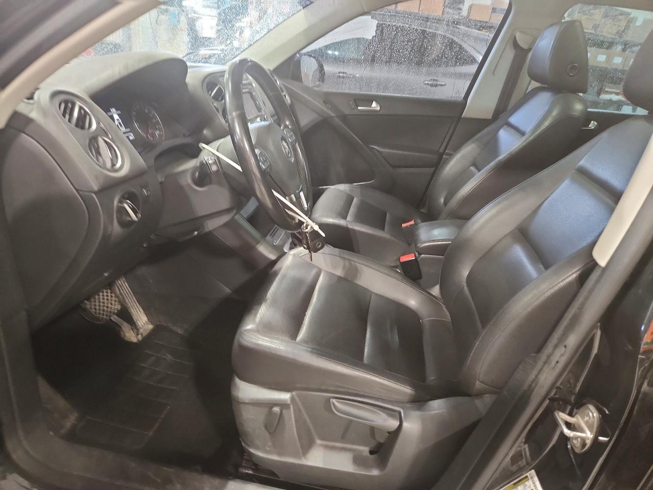 VOLKSWAGEN TIGUAN 2012 — 8