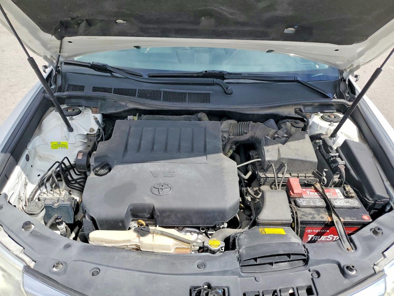 TOYOTA CAMRY 2014 — 12