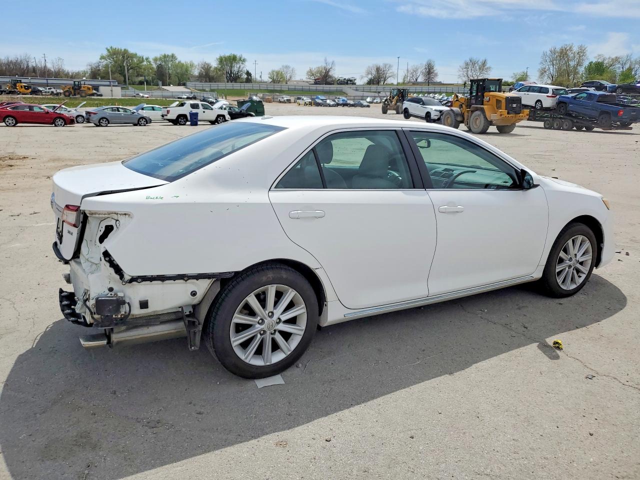TOYOTA CAMRY 2014 — 4
