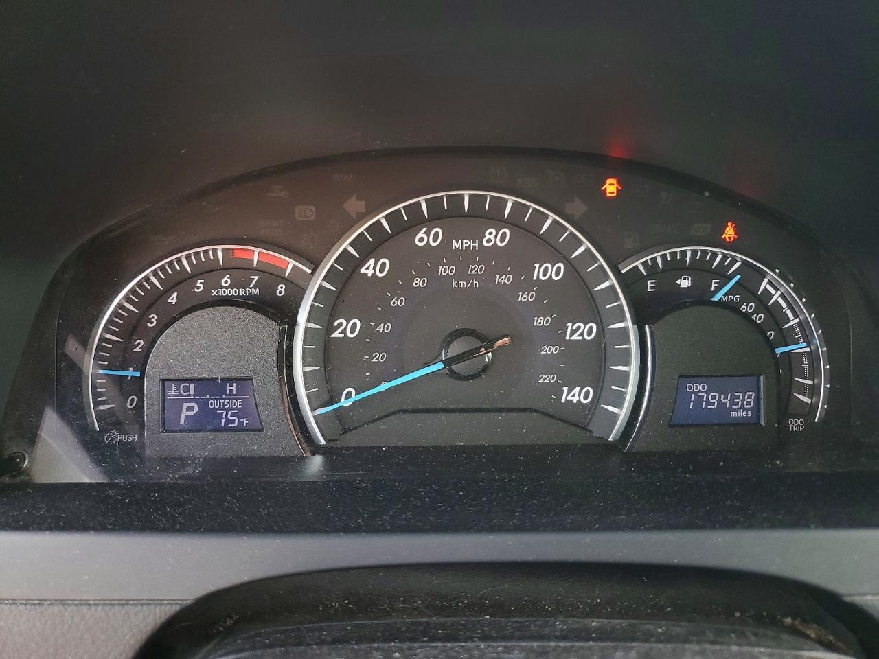TOYOTA CAMRY 2014 — 10