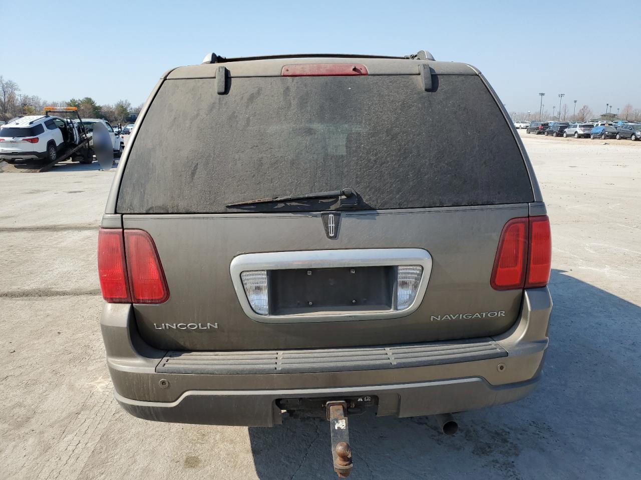 LINCOLN NAVIGATOR 2003 — 7