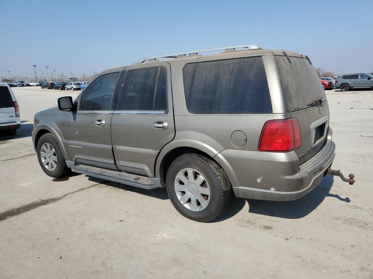 LINCOLN NAVIGATOR 2003 — 3