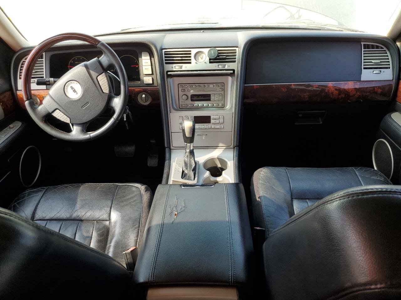 LINCOLN NAVIGATOR 2003 — 9