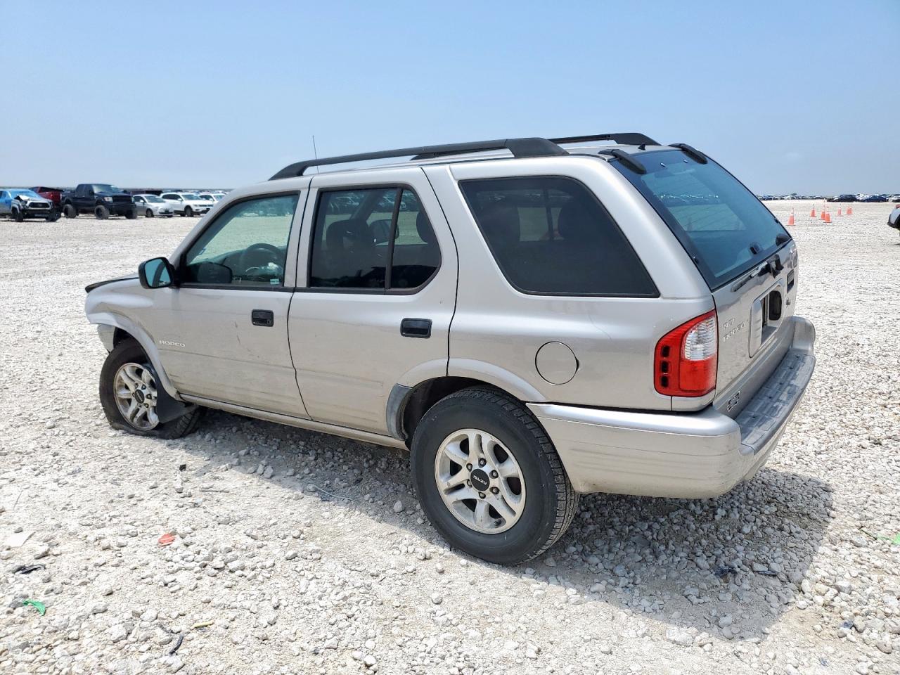 ISUZU RODEO 2004 — 3
