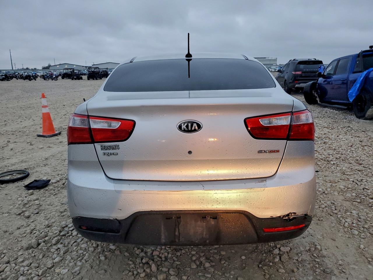 KIA RIO 2013 — 7