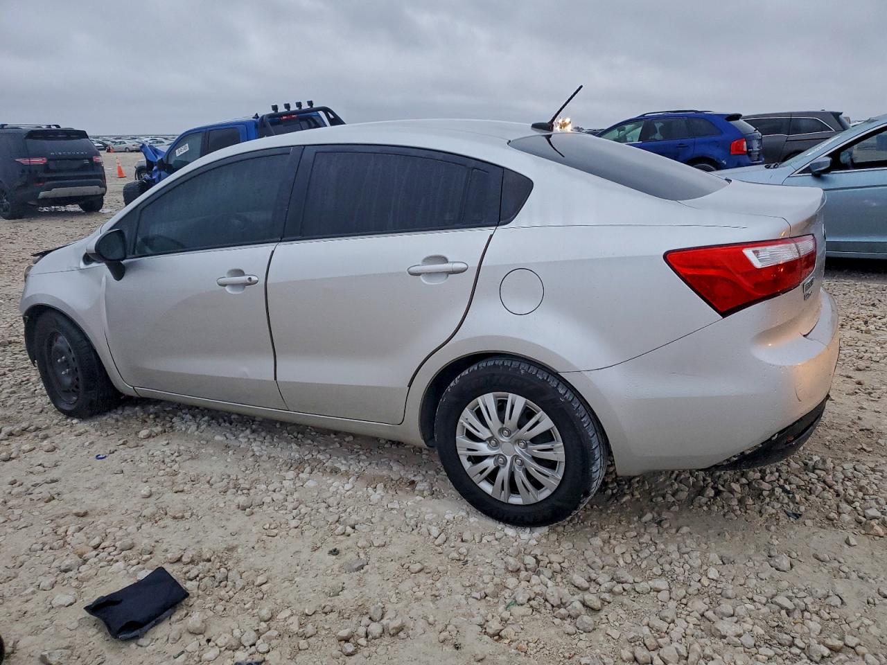 KIA RIO 2013 — 3