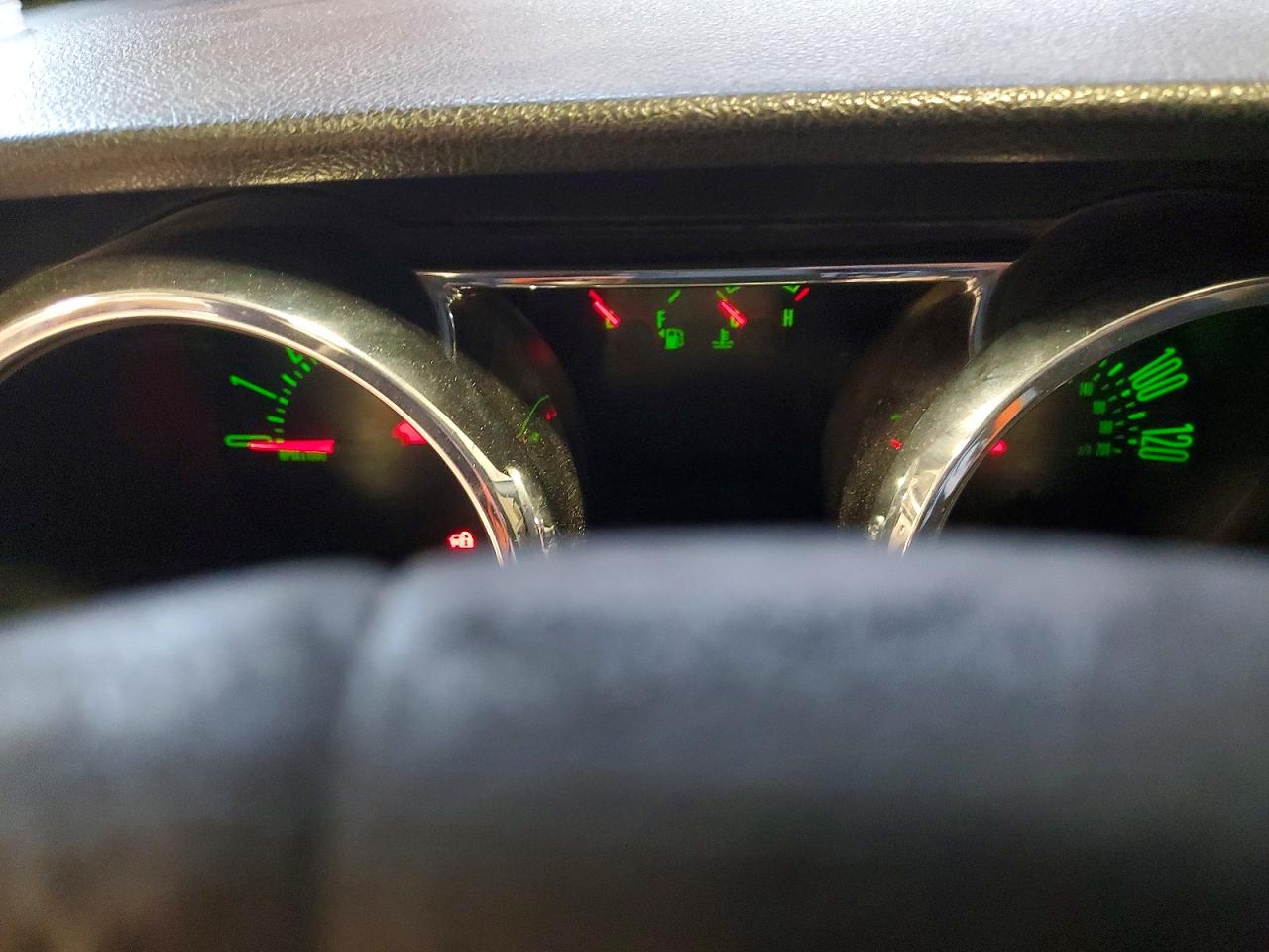 FORD MUSTANG 2008 — 10