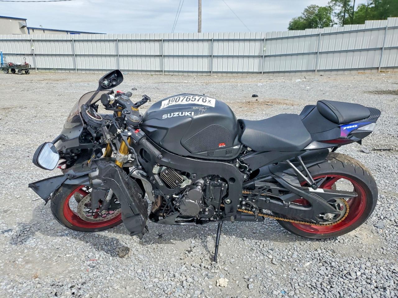 SUZUKI GSX-R750 2026 — 4